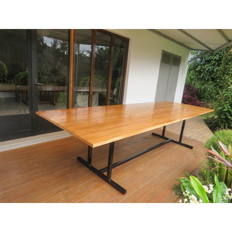 Table cryptoméria